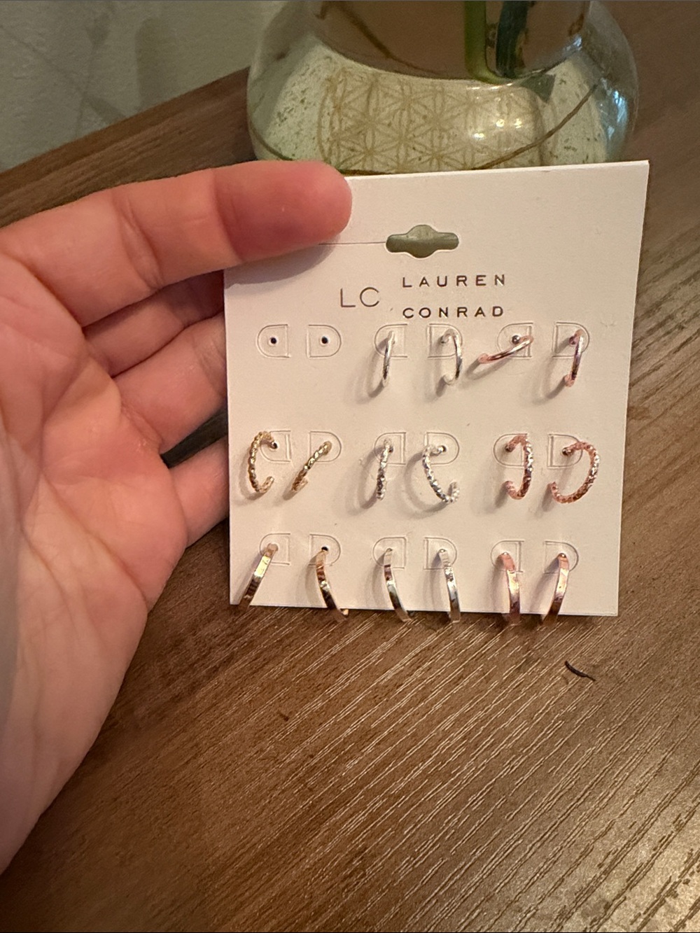 Earrings (interpreted as Hair Accessories?)